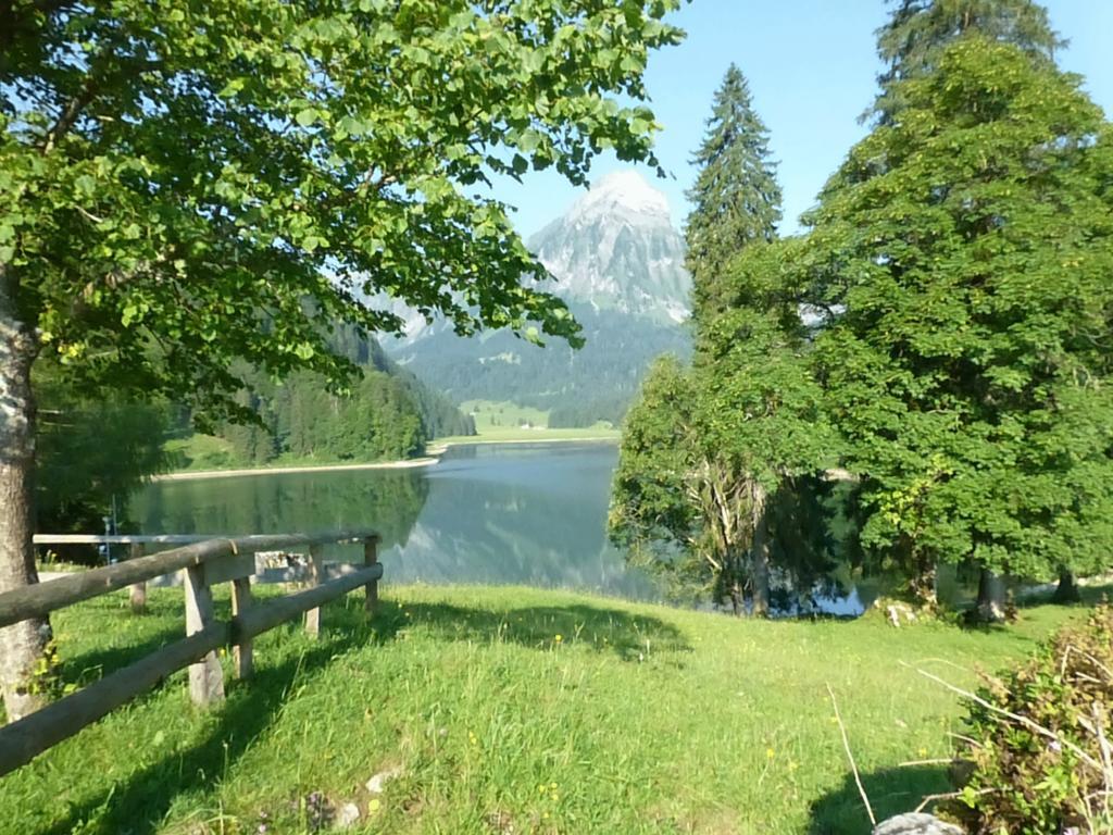Berghotel Obersee Näfels Exterior photo